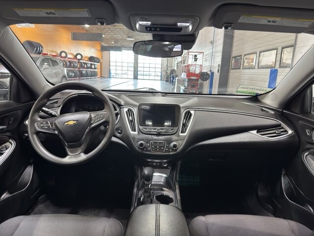 2024 Chevrolet Malibu in Burlington, WI 53105 - 18102018 12