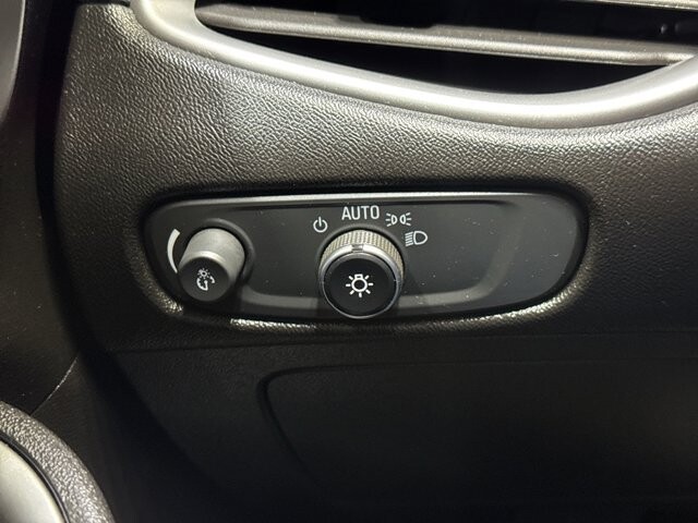 2024 Chevrolet Malibu in Burlington, WI 53105 - 18102018 29