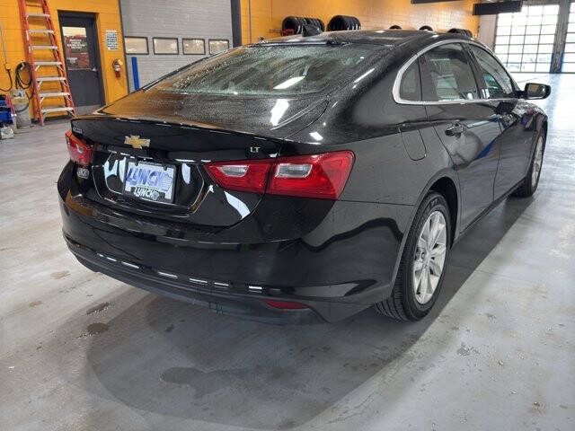 2024 Chevrolet Malibu in Burlington, WI 53105 - 18102018 5