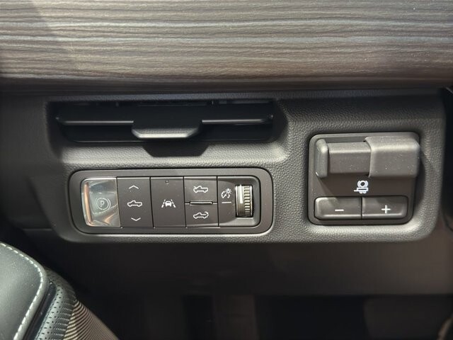 2025 GMC Sierra EV in Burlington, WI 53105 - 18102019 33