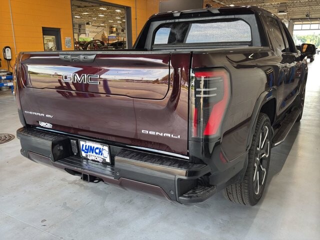 2025 GMC Sierra EV in Burlington, WI 53105 - 18102019 48