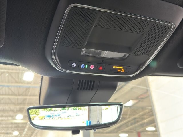 2025 GMC Sierra EV in Burlington, WI 53105 - 18102019 36