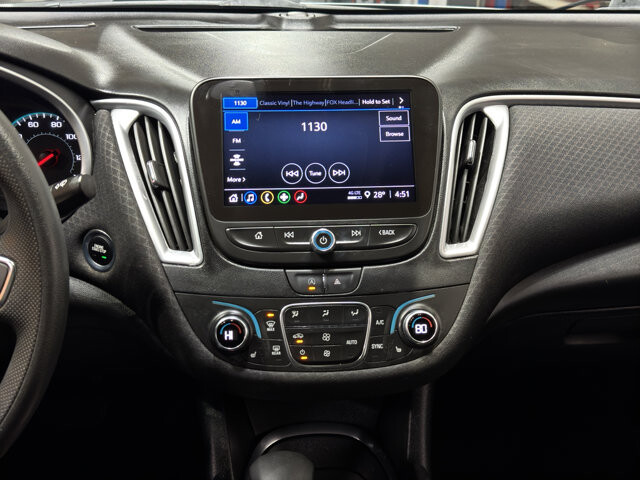 2024 Chevrolet Malibu in Burlington, WI 53105 - 18102021 25