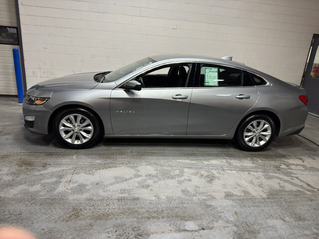 2024 Chevrolet Malibu in Burlington, WI 53105 - 18102021 2
