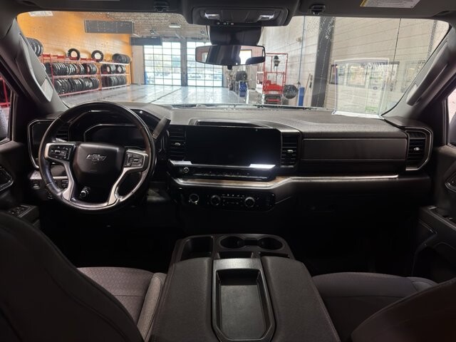 2024 Chevrolet Silverado 1500 in Burlington, WI 53105 - 18102025 14