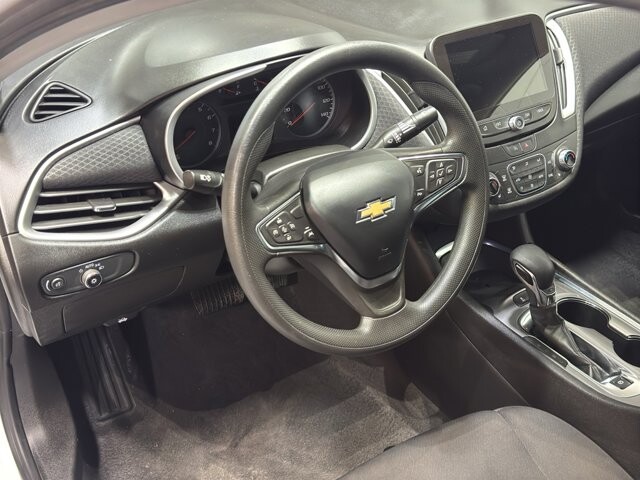 2024 Chevrolet Malibu in Burlington, WI 53105 - 18102028 15
