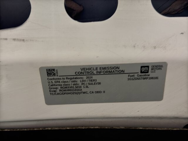 2024 Chevrolet Malibu in Burlington, WI 53105 - 18102028 32