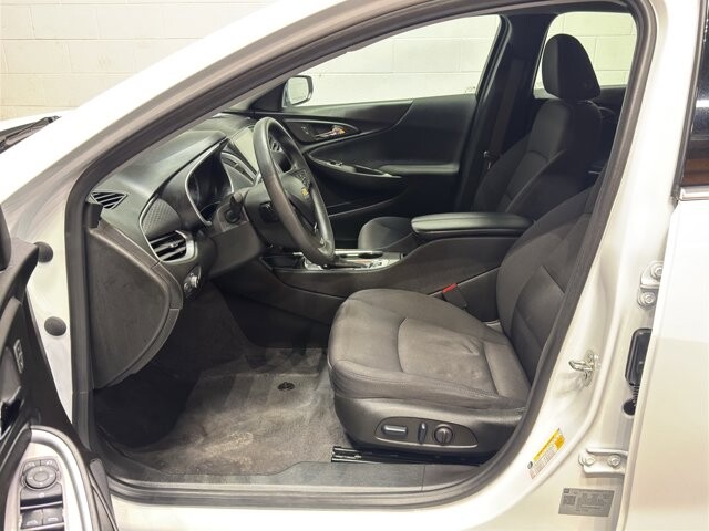 2024 Chevrolet Malibu in Burlington, WI 53105 - 18102028 13