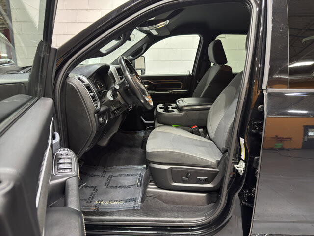 2024 RAM 3500 in Burlington, WI 53105 - 18102030 15