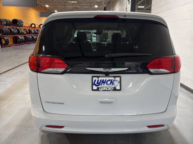 2024 Chrysler Voyager in Burlington, WI 53105 - 18102055 4