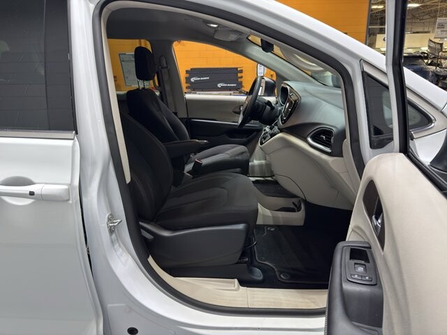 2024 Chrysler Voyager in Burlington, WI 53105 - 18102055 19