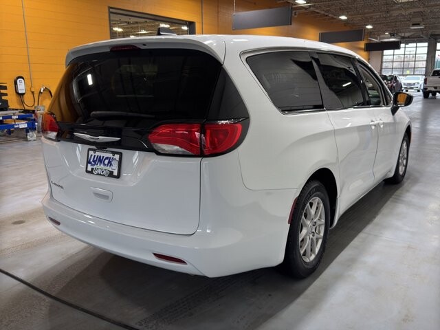2024 Chrysler Voyager in Burlington, WI 53105 - 18102055 5