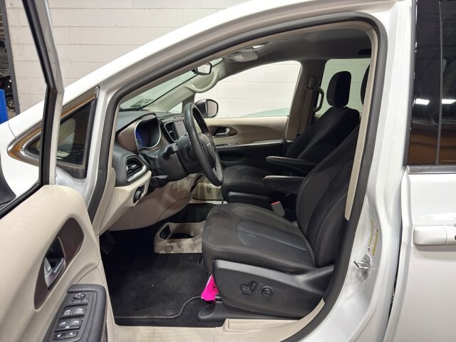 2024 Chrysler Voyager in Burlington, WI 53105 - 18102055 15