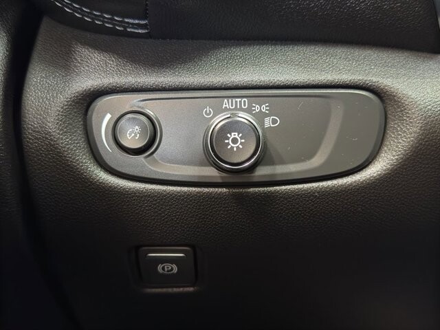 2025 Chevrolet Blazer in Burlington, WI 53105 - 18102060 31