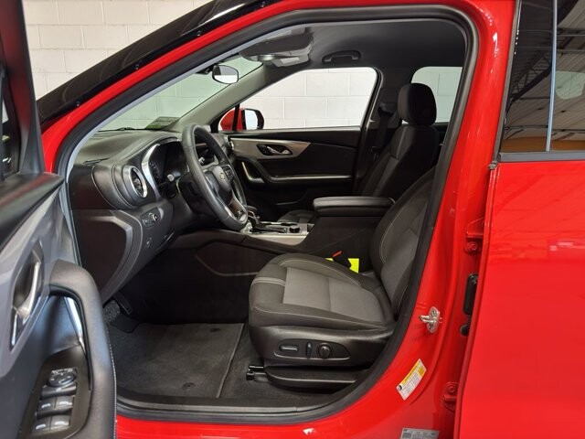 2025 Chevrolet Blazer in Burlington, WI 53105 - 18102060 14