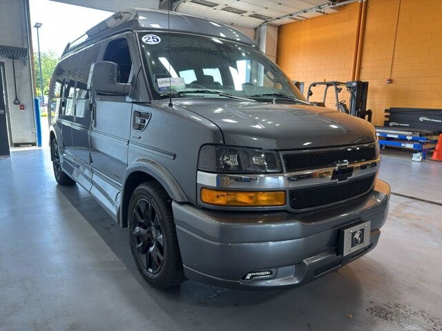 2025 Chevrolet Express 2500 in Burlington, WI 53105 - 18102062 7