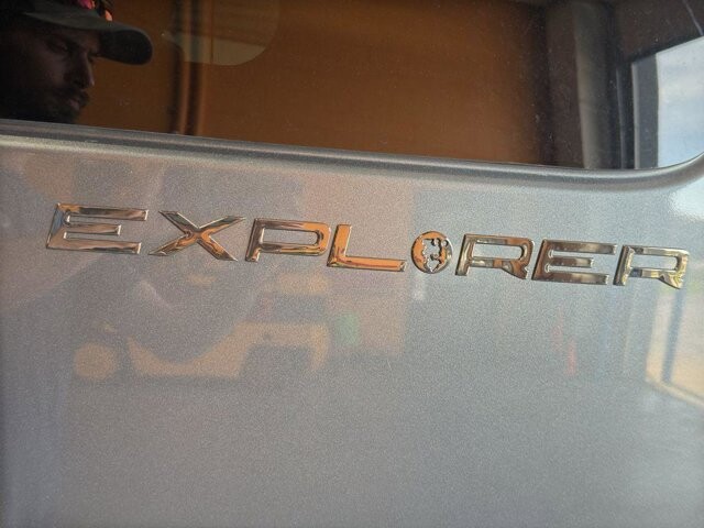 2025 Chevrolet Express 2500 in Burlington, WI 53105 - 18102062 14