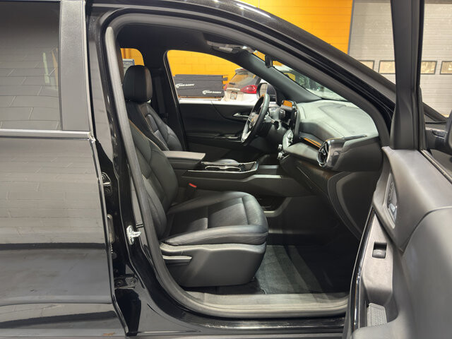 2025 Chevrolet Equinox in Burlington, WI 53105 - 18102065 18