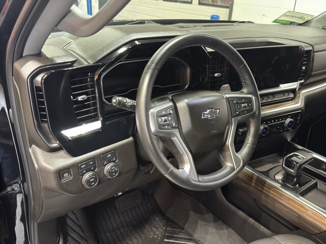 2023 Chevrolet Silverado 1500 in Burlington, WI 53105 - 18102066 16