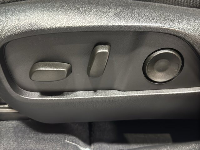 2025 Chevrolet Equinox in Burlington, WI 53105 - 18102067 15