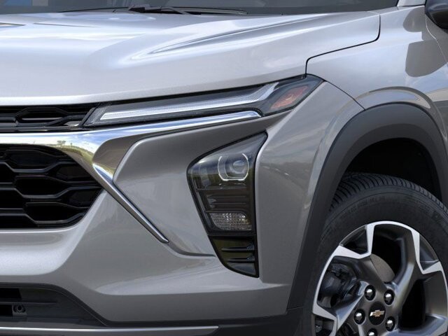 2026 Chevrolet Trax in Burlington, WI 53105 - 18102070 12