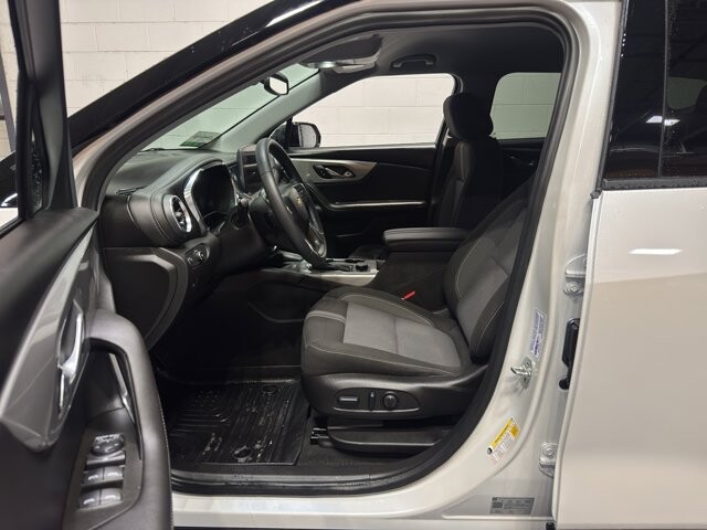 2025 Chevrolet Blazer in Burlington, WI 53105 - 18102076 14
