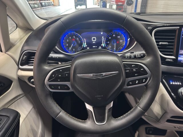 2024 Chrysler Pacifica in Burlington, WI 53105 - 18102082 22