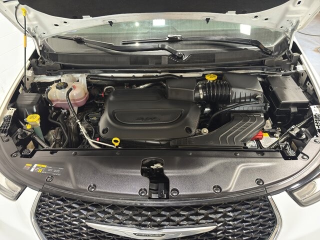 2024 Chrysler Pacifica in Burlington, WI 53105 - 18102082 35
