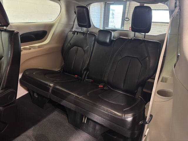 2024 Chrysler Pacifica in Burlington, WI 53105 - 18102082 12
