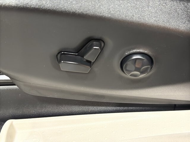 2024 Chrysler Pacifica in Burlington, WI 53105 - 18102086 16