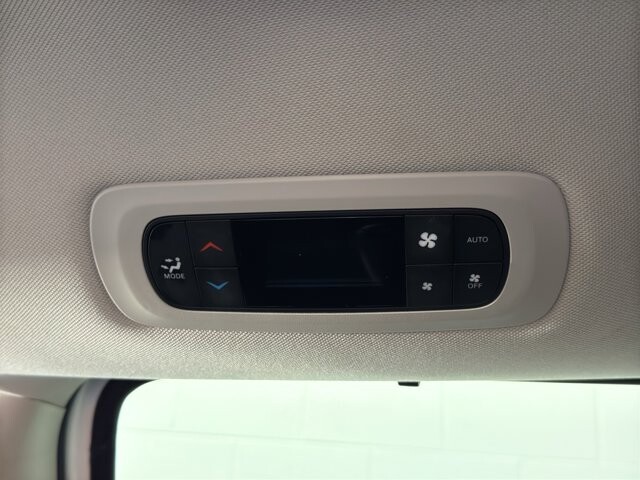 2024 Chrysler Pacifica in Burlington, WI 53105 - 18102086 12