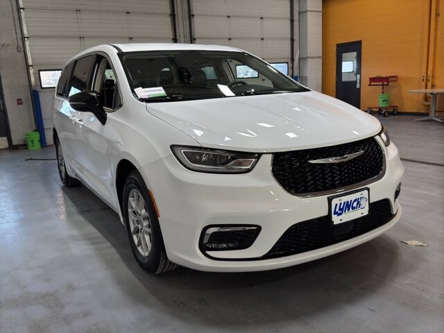 2024 Chrysler Pacifica in Burlington, WI 53105 - 18102086 5
