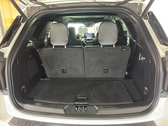 2025 Ford Explorer in Burlington, WI 53105 - 18102094 22