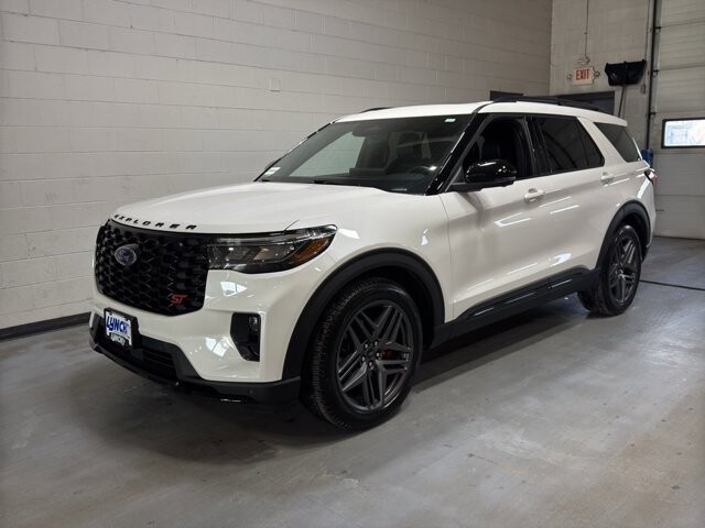 2025 Ford Explorer in Burlington, WI 53105 - 18102094 45