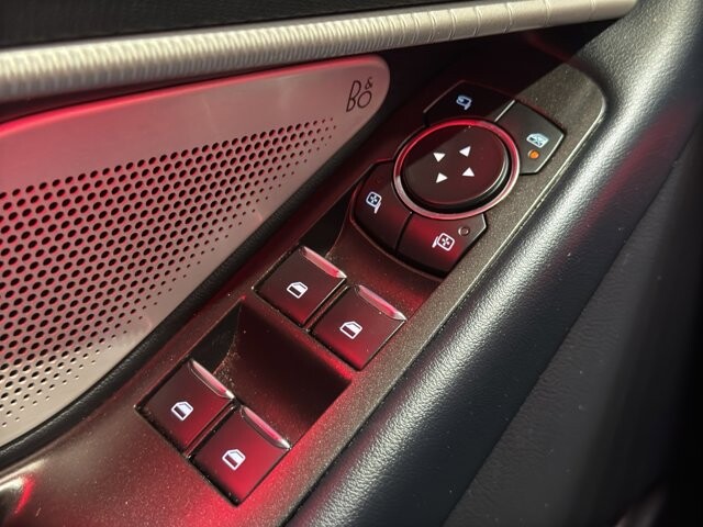 2025 Ford Explorer in Burlington, WI 53105 - 18102094 37