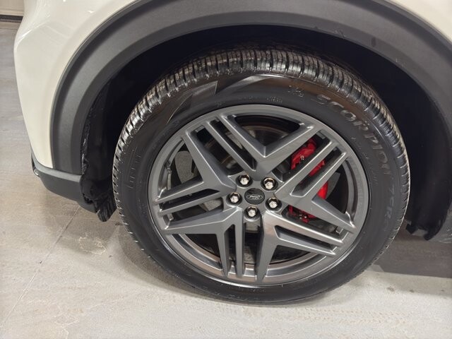 2025 Ford Explorer in Burlington, WI 53105 - 18102094 9