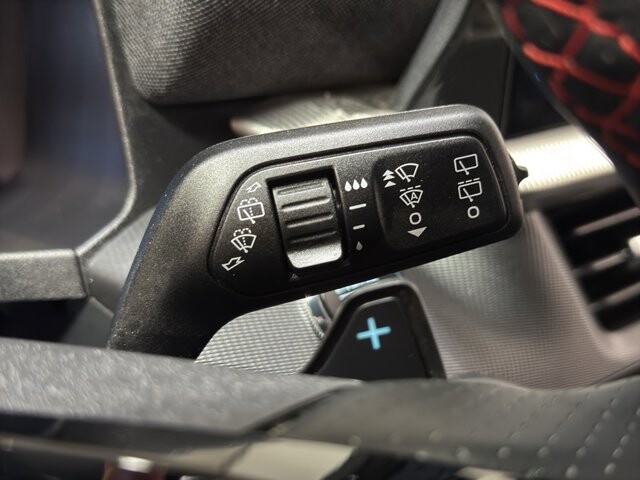 2025 Ford Explorer in Burlington, WI 53105 - 18102094 29