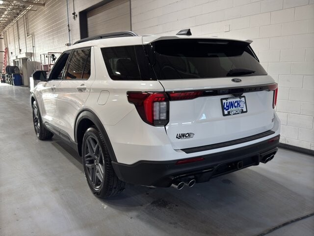 2025 Ford Explorer in Burlington, WI 53105 - 18102094 3
