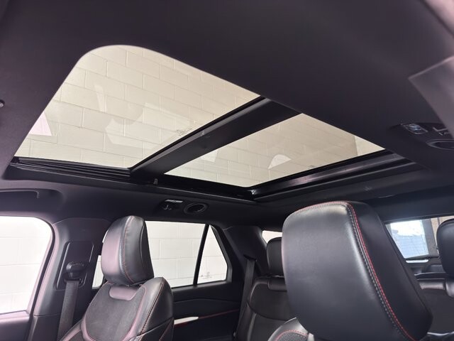 2025 Ford Explorer in Burlington, WI 53105 - 18102094 39