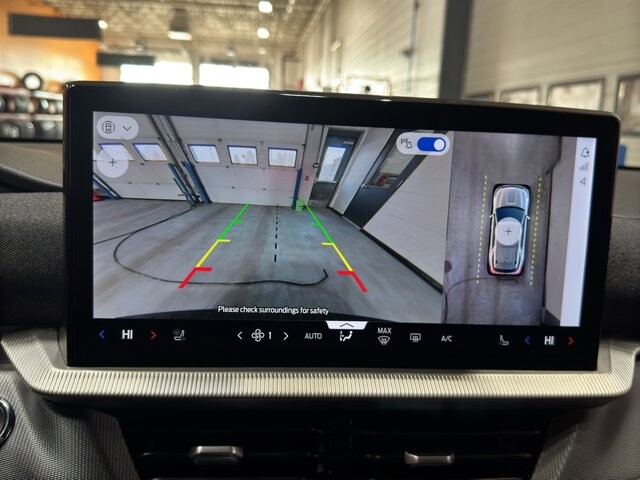 2025 Ford Explorer in Burlington, WI 53105 - 18102094 32