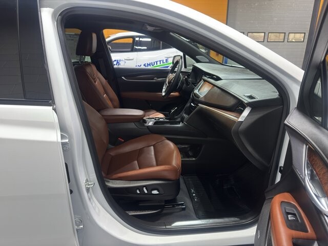2024 Cadillac XT5 in Burlington, WI 53105 - 18102099 18