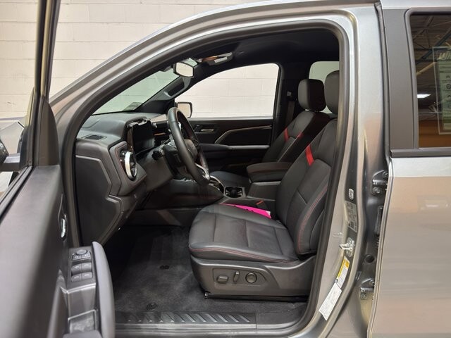 2024 Chevrolet Colorado in Burlington, WI 53105 - 18102103 14