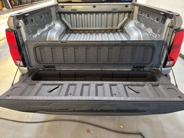 2024 Chevrolet Colorado in Burlington, WI 53105 - 18102103 22