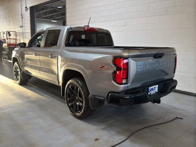 2024 Chevrolet Colorado in Burlington, WI 53105 - 18102103 3