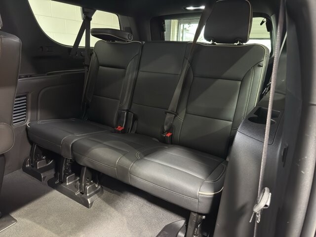 2024 Chevrolet Suburban in Burlington, WI 53105 - 18102107 12