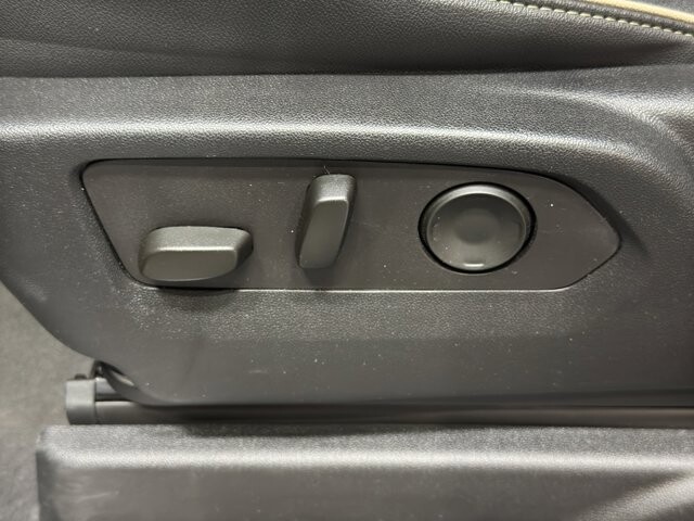 2024 Chevrolet Suburban in Burlington, WI 53105 - 18102107 16