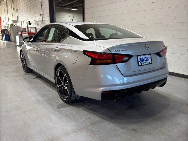 2024 Nissan Altima in Burlington, WI 53105 - 18102120 3