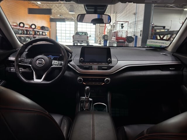 2024 Nissan Altima in Burlington, WI 53105 - 18102120 13