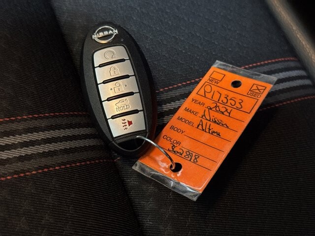 2024 Nissan Altima in Burlington, WI 53105 - 18102120 37