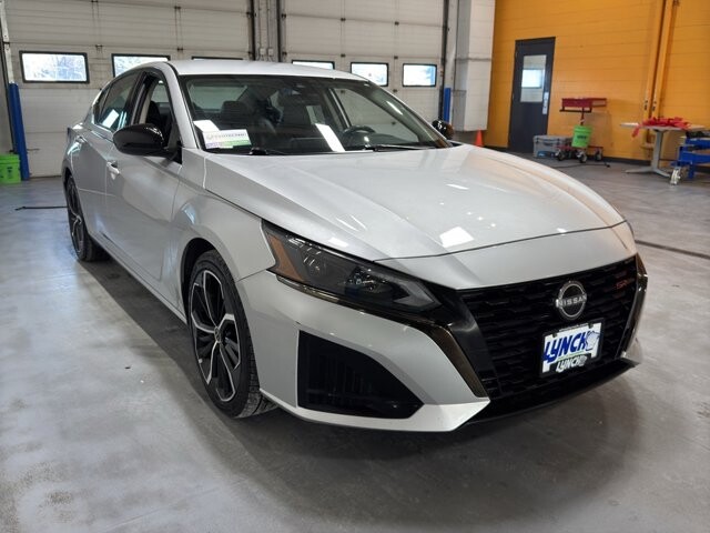 2024 Nissan Altima in Burlington, WI 53105 - 18102120 7